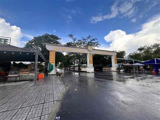 Nhà mới xây xe 7 chổ đậu ngay cửa