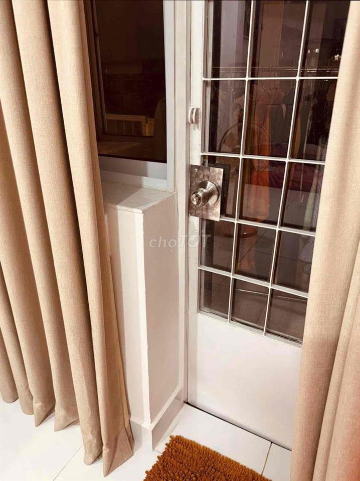 Bán căn hộ mini , khu Phan Xích Long , mặt tiền đường Hoa Sứ