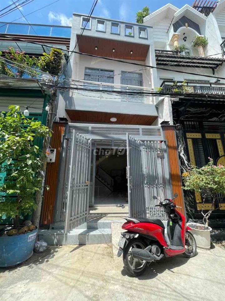 cần bán gấp nhà 2 tầng hẻm xe hơi