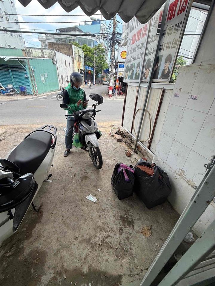 Nhà nguyên căn mặt tiền