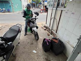Nhà nguyên căn mặt tiền