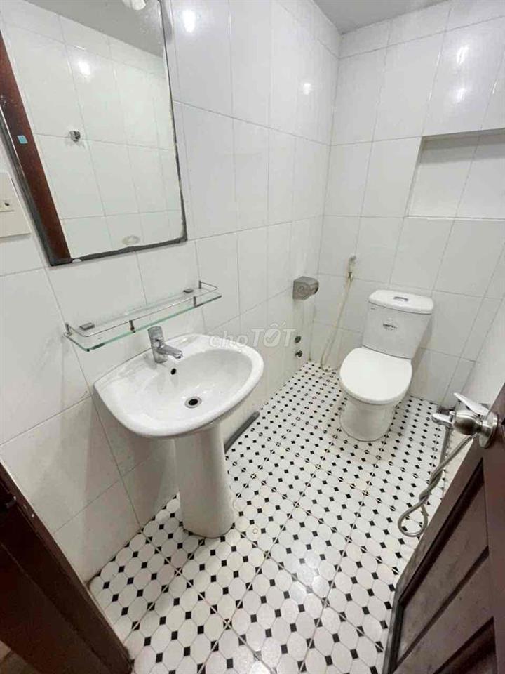 CHO THUÊ PHÒNG TRỌ - MẶT TIỀN - CÓ MÁY LẠNH - TOILET RIÊNG