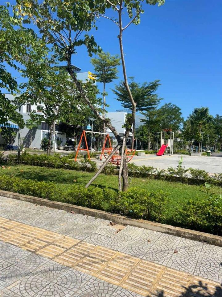 Nhà Hòa Xuân - Giá Sụp Hầm
