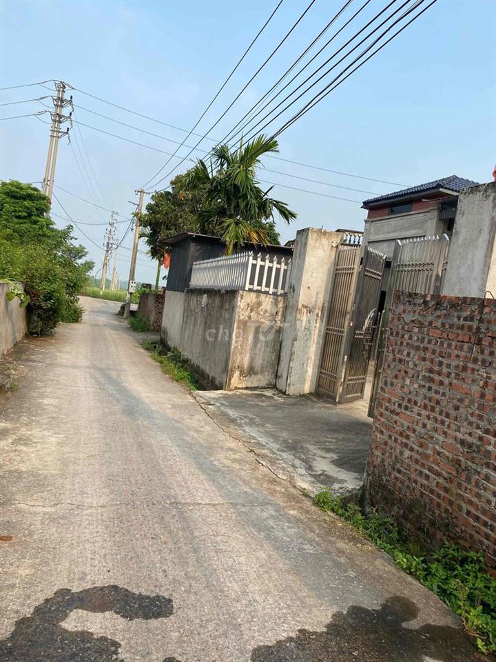 cần bán gấp nhà hai mặt tiền