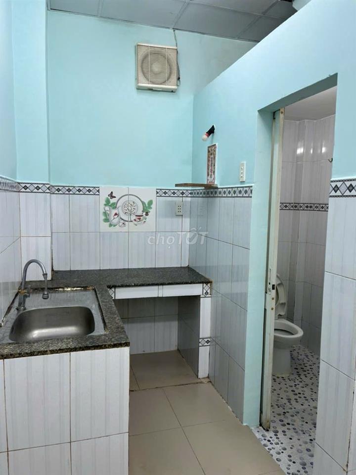 Bán Nhà Nguyên Căn tại Trung Tâm quận 11 gần siêu thị và trường học 
