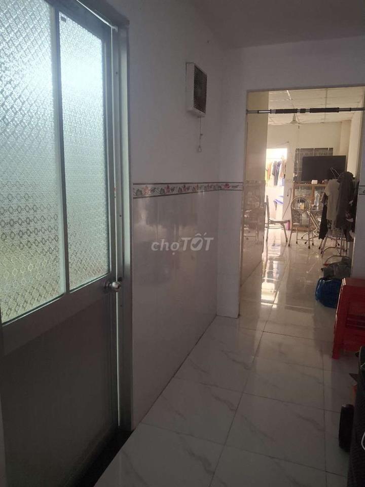 Bán nhà sổ chung măt tiền kinh doanh