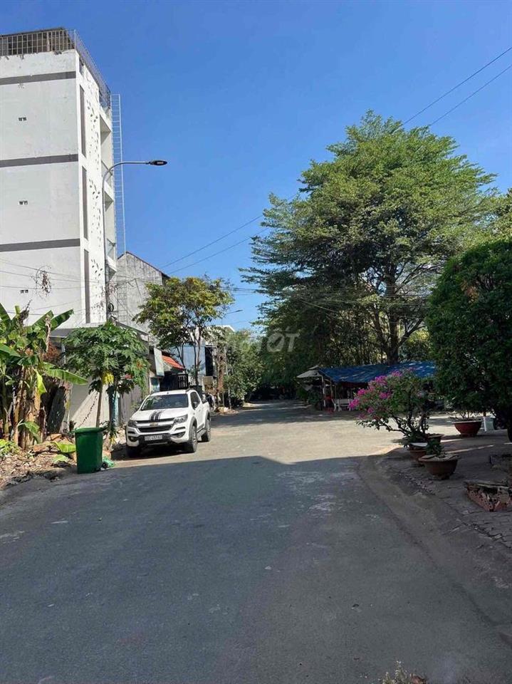 BÁN NHÀ NÁT GÓC 2 MT LIÊN PHƯỜNG 250M² , GẦN THE GLOBAL CITY 28,5 TỶ