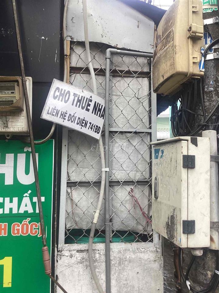 Cho thuê nhà đầu hẻm gần chợ Ba Đình