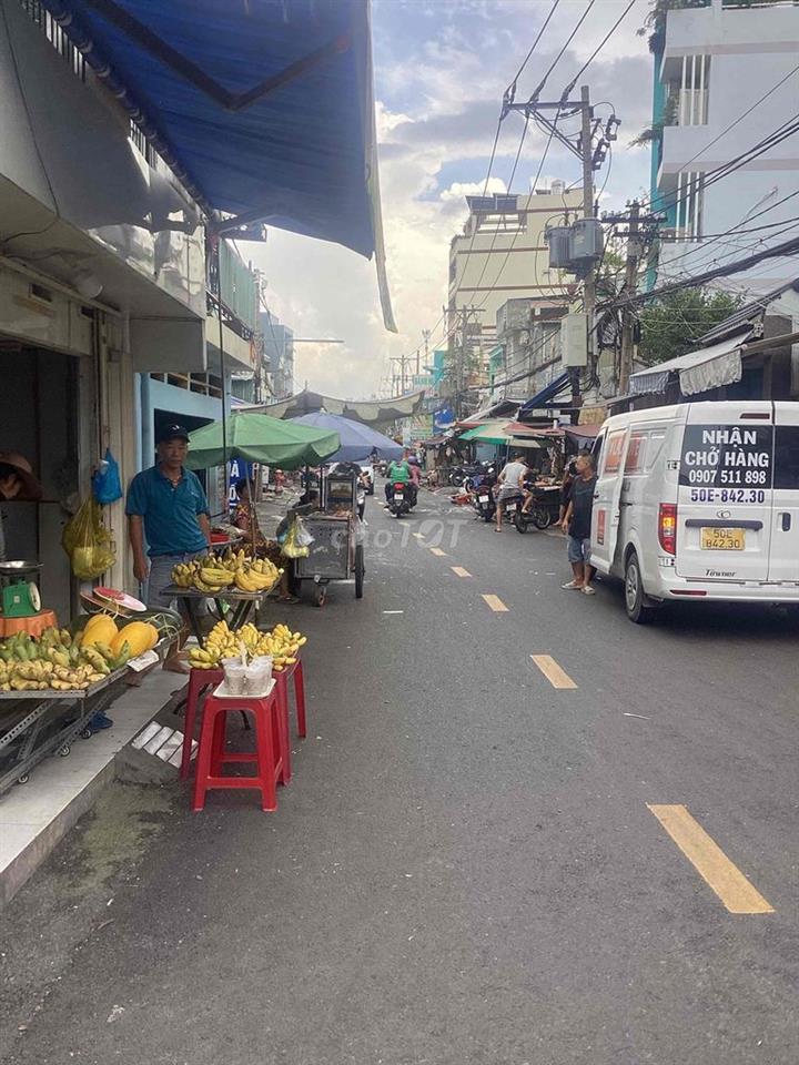 Cho thuê nhà đầu hẻm gần chợ Ba Đình