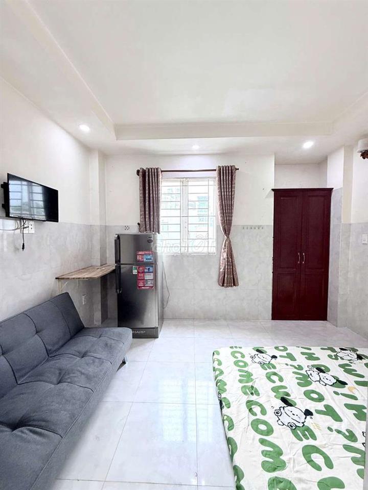 CHO THUÊ PHÒNG FULL NỘI THẤT TÂN PHÚ – CỬA SỔ LỚN, THANG MÁY, HẦM XE