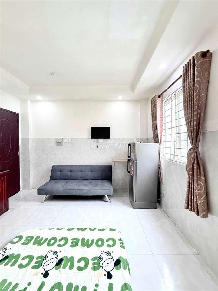 CHO THUÊ PHÒNG FULL NỘI THẤT TÂN PHÚ – CỬA SỔ LỚN, THANG MÁY, HẦM XE