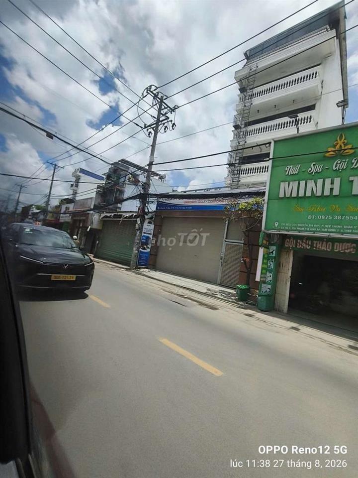Mặt bằng 