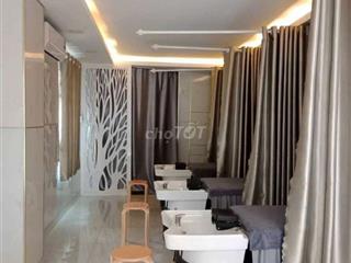 Cho thuê tiệm spa thiết bị đầy đủ ở Quận 1