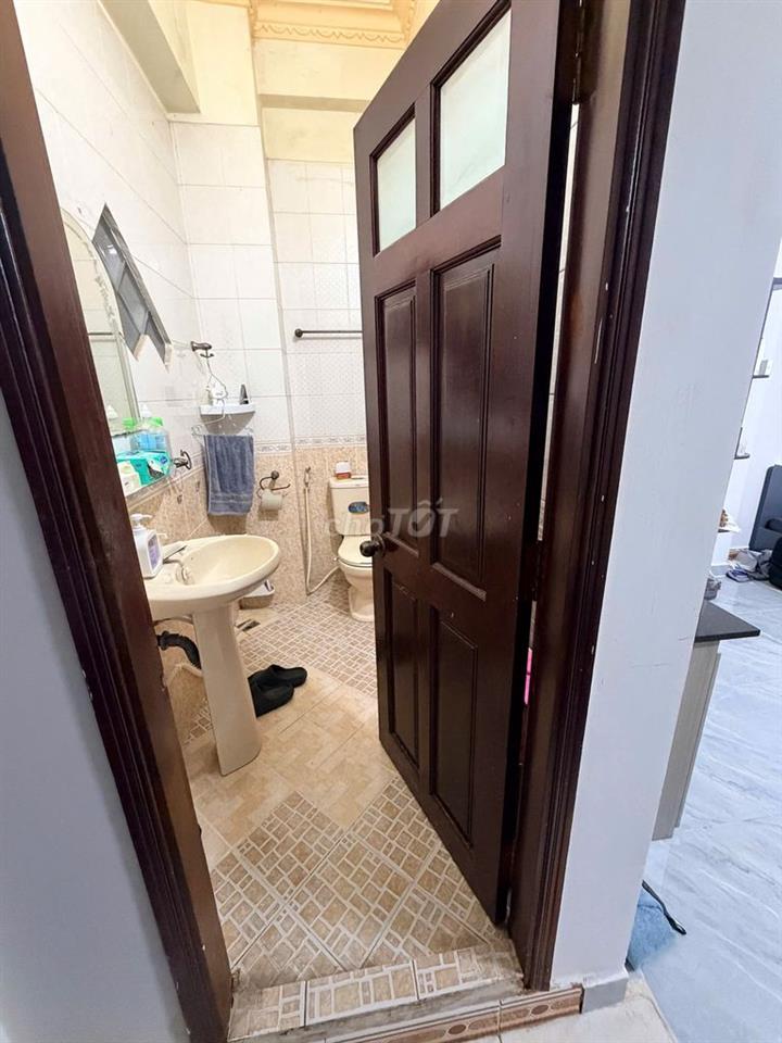 Mình cần chuyển nhượng phòng mới xây,nội thất mới đẩy đủ,có hổ trợ phí