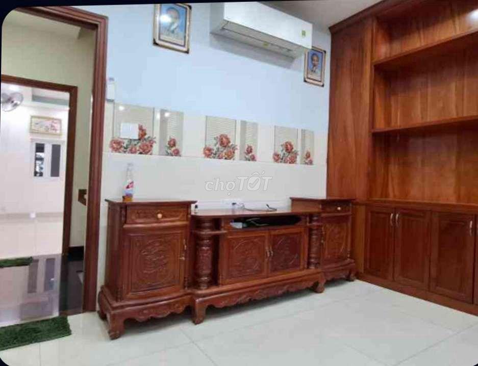 Nhà Phố Chợ Đầu Mối 