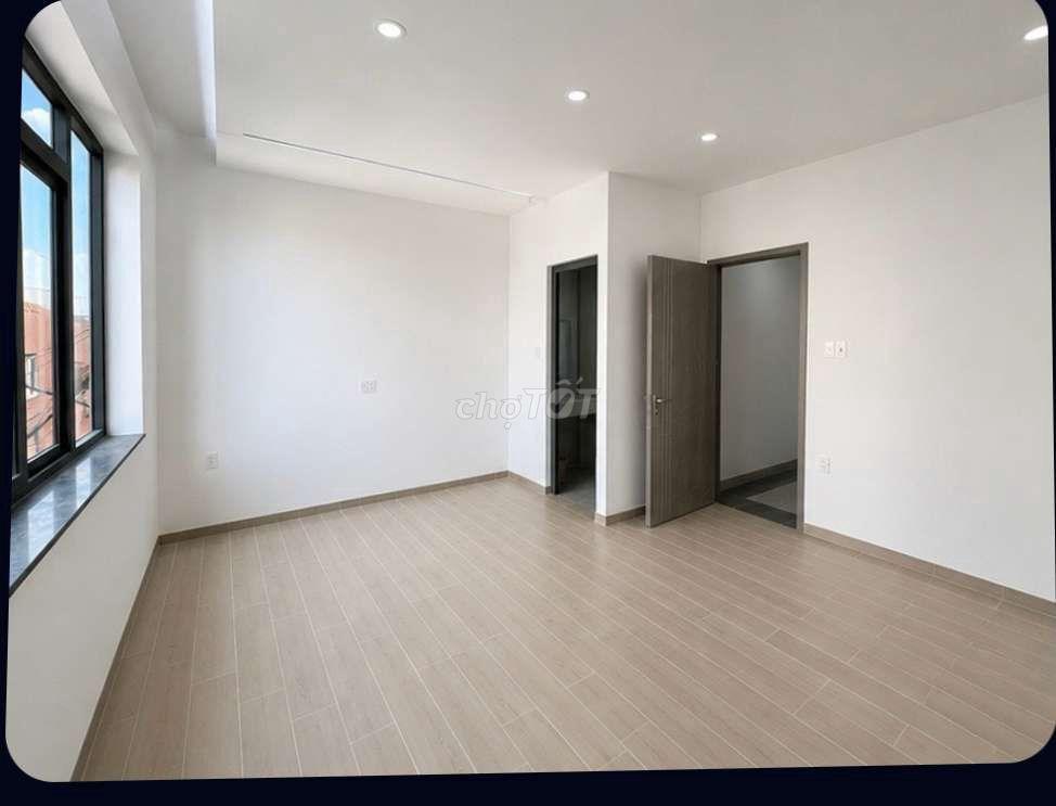 NHÀ MỚI XÂY XONG – QUỐC LỘ 13 – 5 TẦNG CÓ SÂN THƯỢNG – GIÁ CHỈ 9.X TỶ