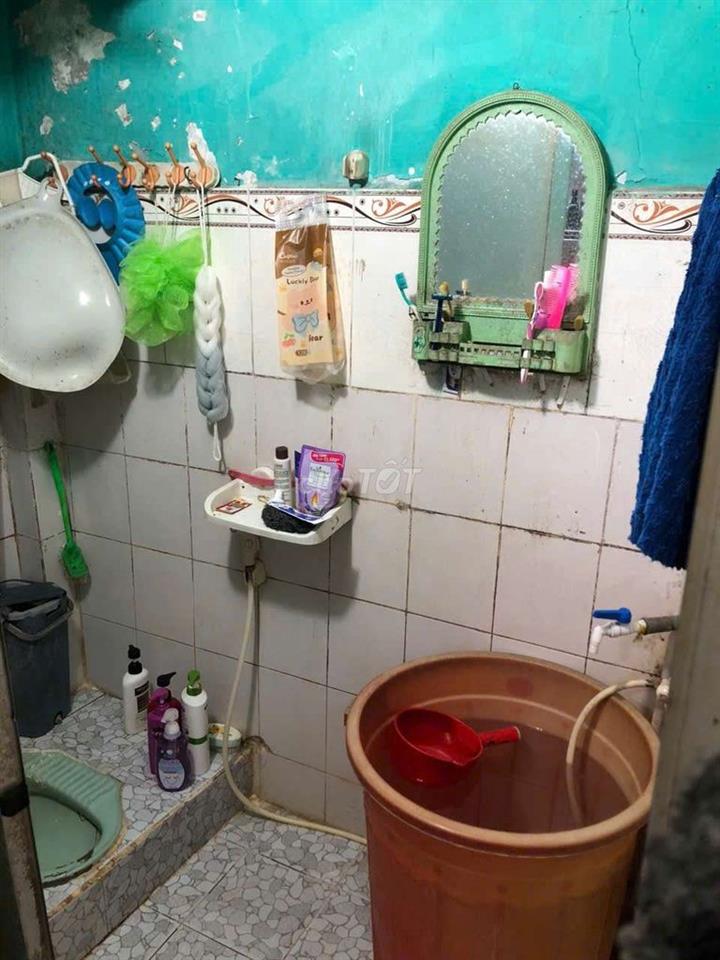 NHÀ GẦN CHUNG CƯ HIMLAM Q6