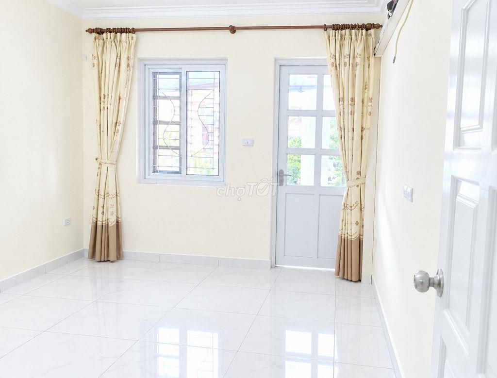 Cho Thuê căn hộ tập thể tầng 4 Nhà A1 - Ngõ 45 Chùa Bộc