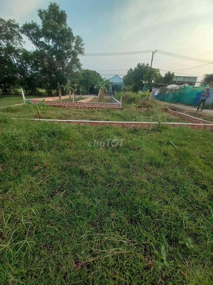 cần bán lô đất đường kênh trung ương
