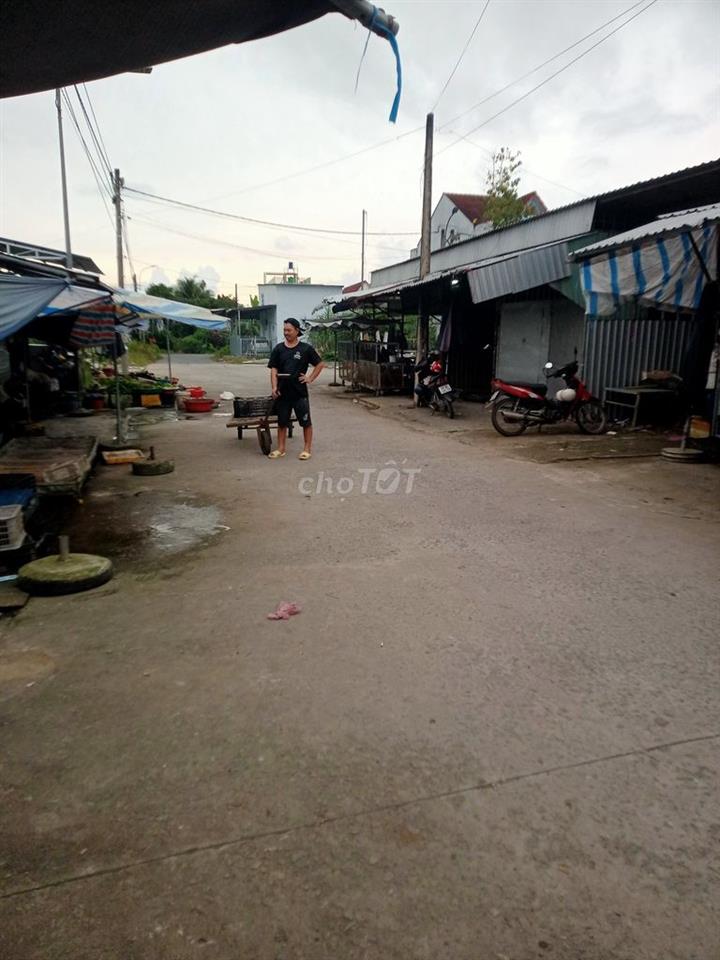 Đất gần chợ