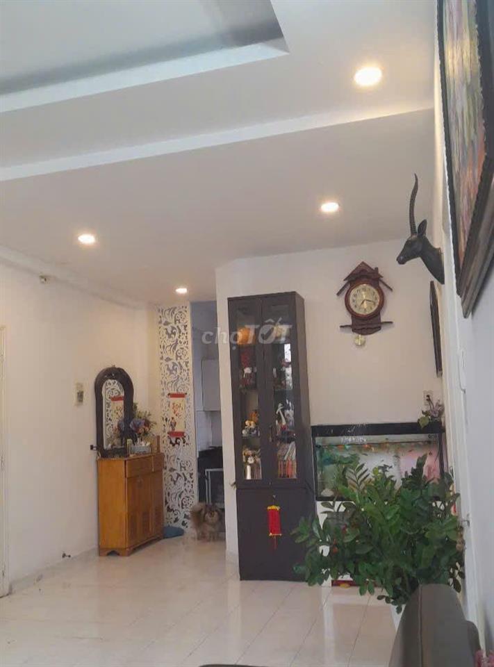 Bán CC 312 Lạc Long Quân, Quận 11 giá 2 tỷ 20 triệu 53m2, 2pn, sổ hồng