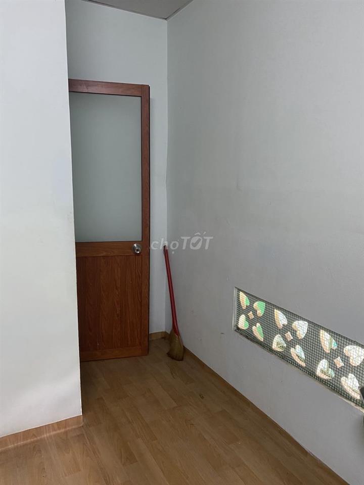 Nhà Tân Xuân 3, cách đường Tân Xuân 3 chỉ 1 căn