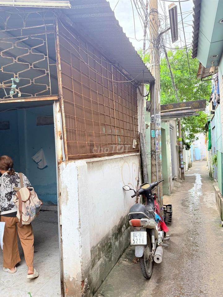 Cần bán nhà hẻm QL1K, ngay trường tiểu học Xuân Hiệp.