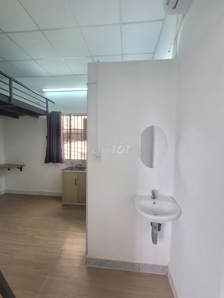 PHÒNG MỚI CỬA SỔ MÁY LẠNH GIÁ RẺ TÂN KỲ TÂN QUÝ GẦN DH CÔNG THƯƠNG