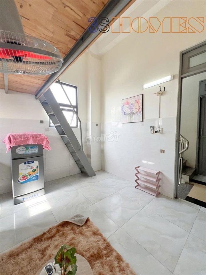 CHO THUÊ PHÒNG HOÀNG BẬT ĐẠT – CÓ GÁC, CỬA SỔ ,THANG MÁY – GIÁ 3TR9