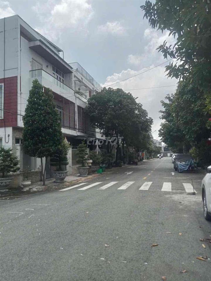 CHÍNH CHỦ BÁN BIỆT THỰ CĂN GÓC ĐẠT GIA GARDEN, HÓC MÔN – 194m² – 17,79