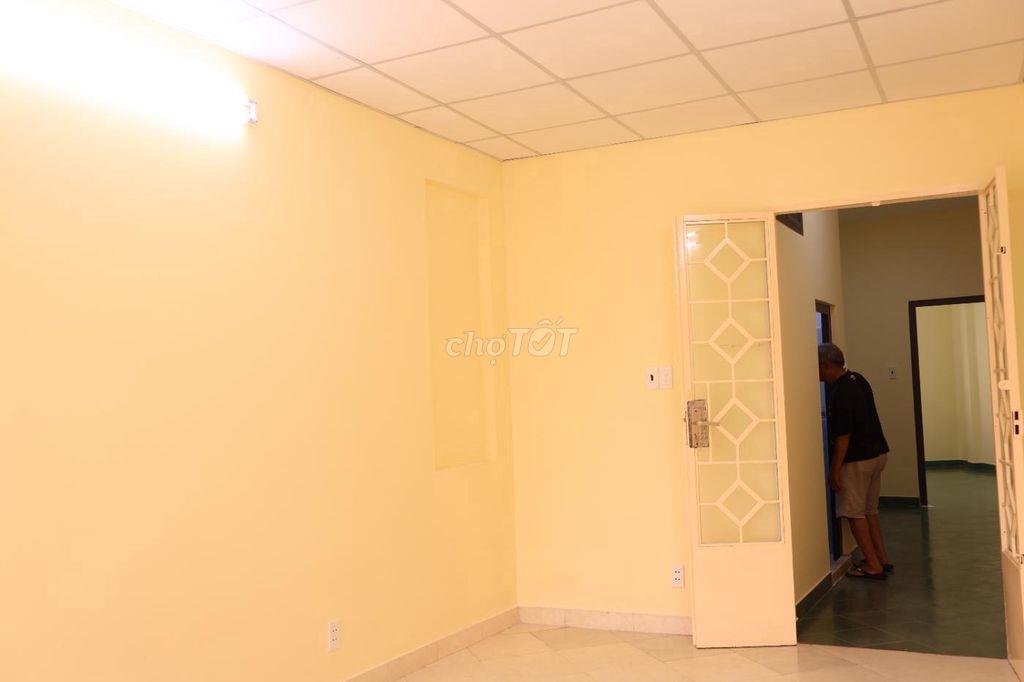 Cho thuê mặt bằng ngay khu vực Quận 1 tấp lập 