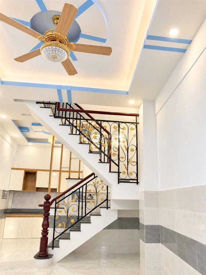 BÁN NHÀ GẦN KDC HIMLAM HXH QUẬN 7 2 TẦNG BTCT DƯỚI 5 TỶ