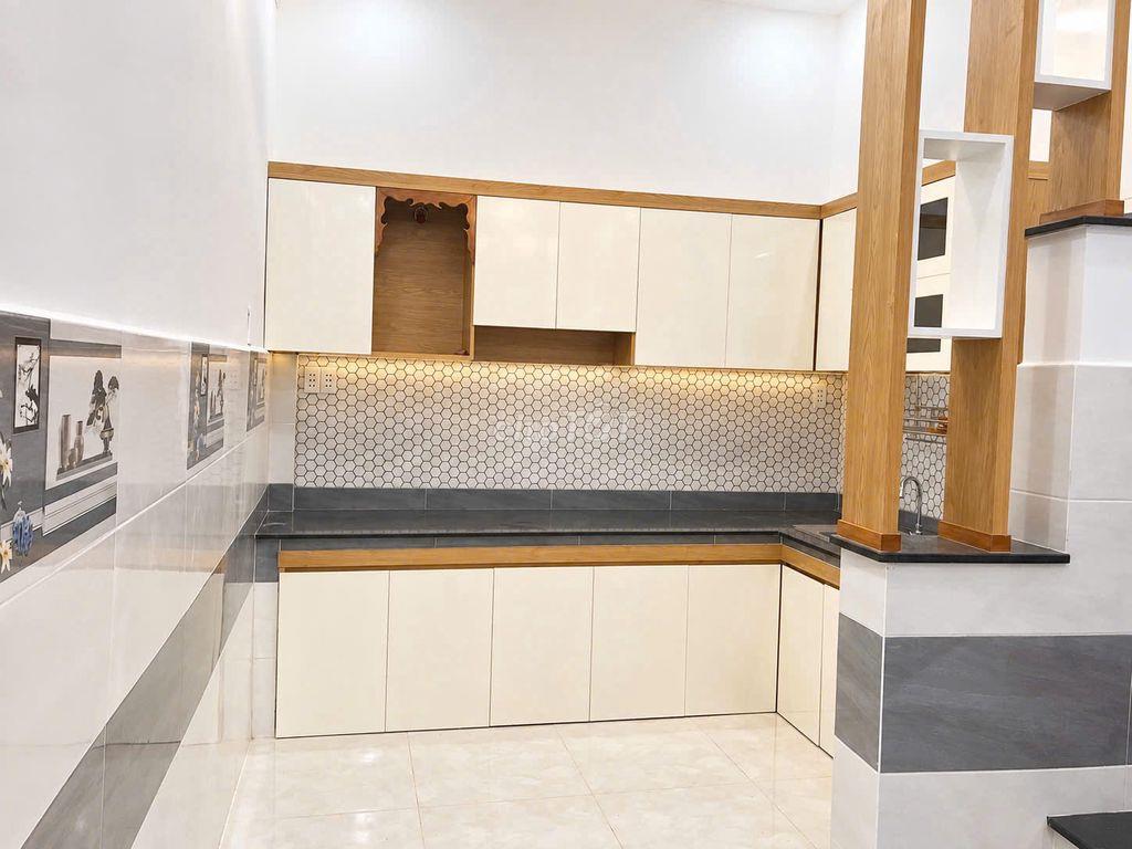 BÁN NHÀ GẦN KDC HIMLAM HXH QUẬN 7 2 TẦNG BTCT DƯỚI 5 TỶ