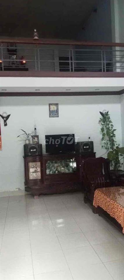 Chính chủ cần bán căn nhà gác lững đổ mê kiên cố .