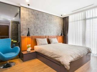Chính chủ cần bán căn hộ CC Central Garden, dt: 76m2, 2PN, giá: 5,6 tỷ