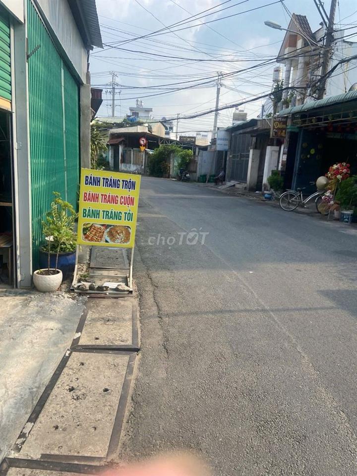 CHÍNH CHỦ BÁN NHÀ HÓC MÔN 171,5m^2, HẺM THÔNG XE HƠI VÀ ĐƯỜNG LỚN