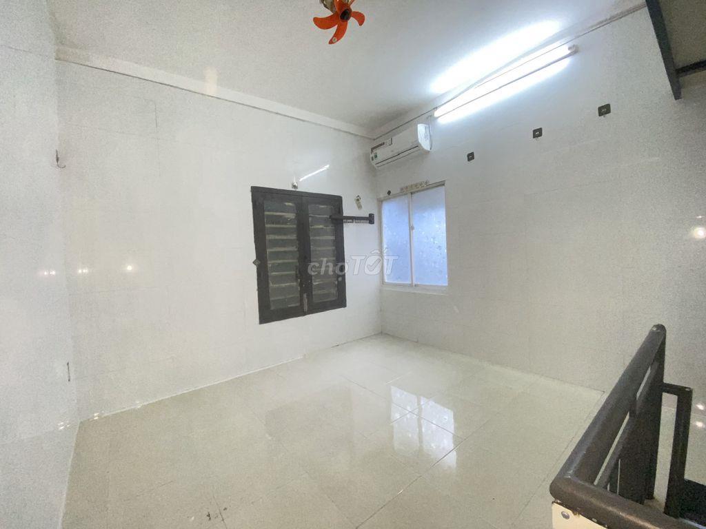 [CHÍNH CHỦ] CHO THUÊ NHÀ 1 TRỆT 1 LẦU GẦN CẦU LÊ VĂN SỸ