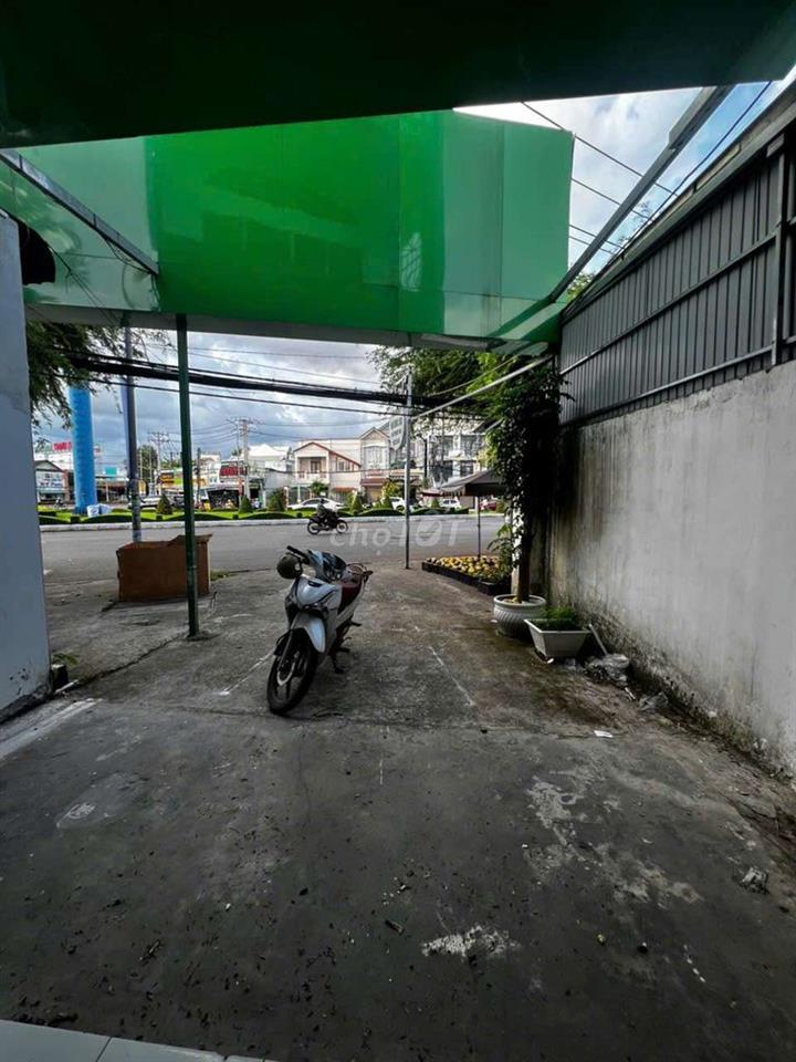 Bán 2 căn nhà mặt tiền đường 30/4 gần vòng xoay cầu đầu sấu