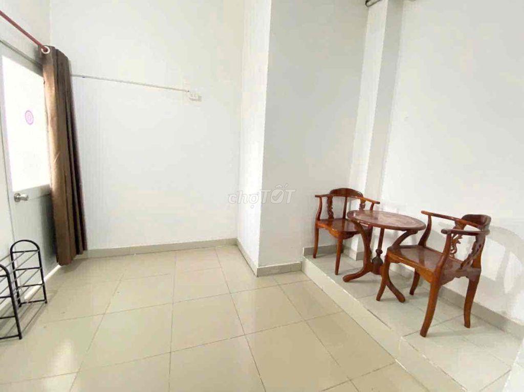 Cho thuê CHDV ở BHH B, gần chợ Bình Thành.