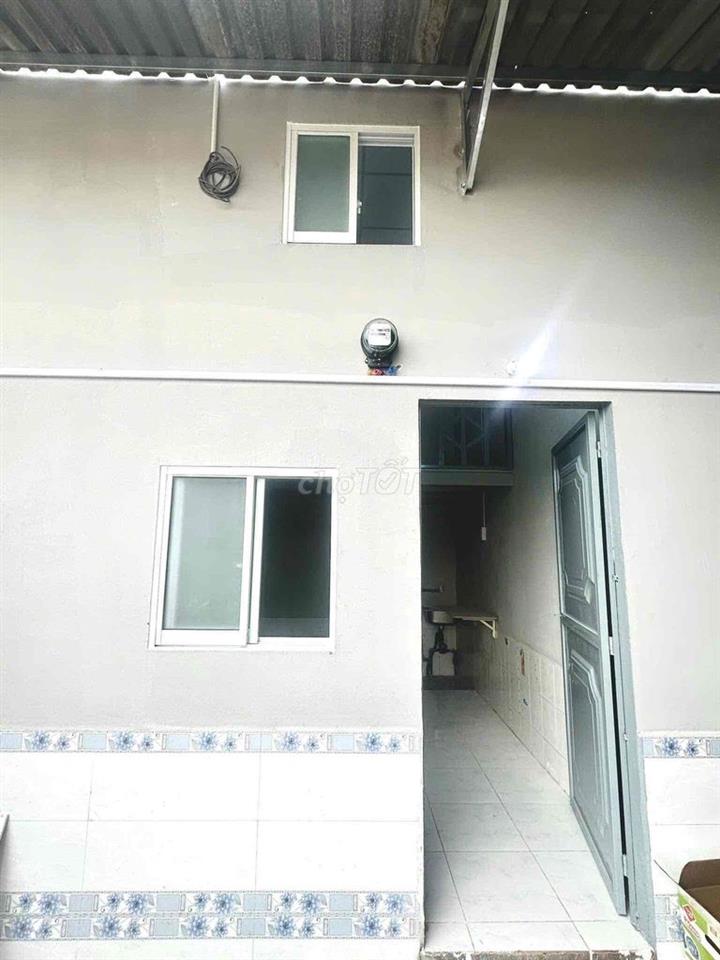 Trống phòng Hồ Văn Long, cuối đường Lê Trọng Tấn!