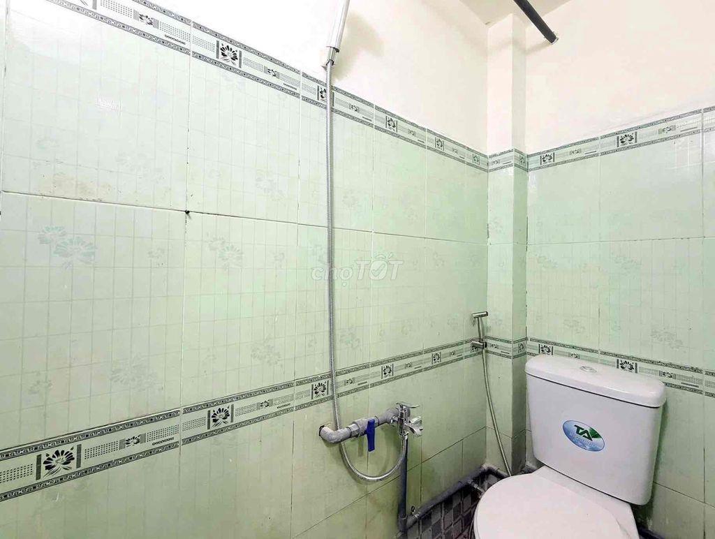 phòng trọ cho thuê , ngay Cầu Bưng Lê Trọng Tấn, có gác rộng rãi