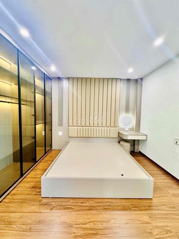 nhà phố Đại la 47m * 5 tầng thang máy - 12,5 tỷ