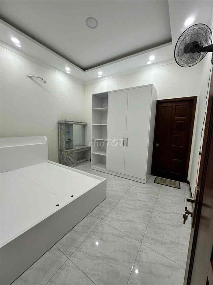 CẦN BÁN GẤP NHÀ ĐANG Ở