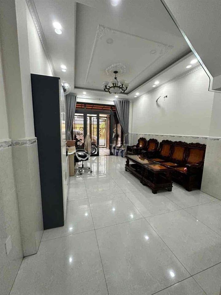 CẦN BÁN GẤP NHÀ ĐANG Ở