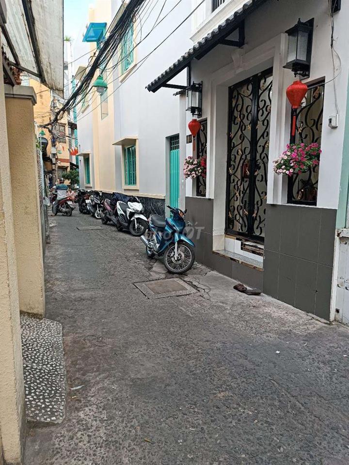 cần bán nhà Tùng Thiện Vương