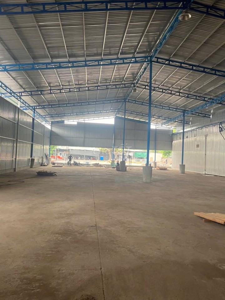 BÁN XƯỞNG BÌNH DƯƠNG, ĐANG CHO THUÊ 380TR/THÁNG, 75TỶ CÒN THƯƠNG LƯỢNG