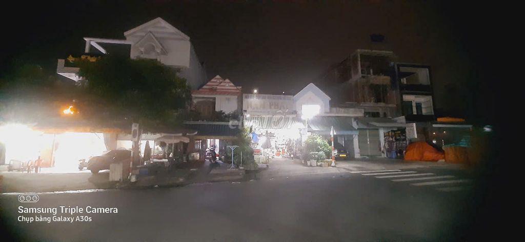 Bán đất tặng nhà cấp 4 tại Hòa Phú, Thủ Dầu Một, 110m2, giá 5,8 tỷ