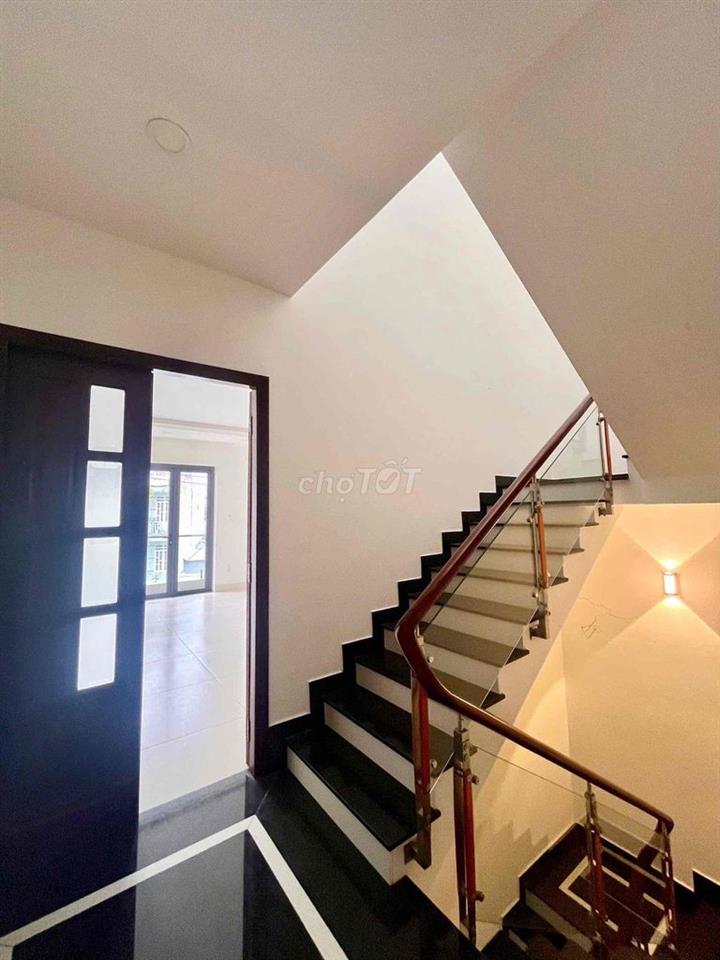 🏡 CHO THUÊ NGUYÊN LẦU NHÀ PHỐ CAO CẤP – NGAY SÁT PICITY THẠNH XUÂN (Q.