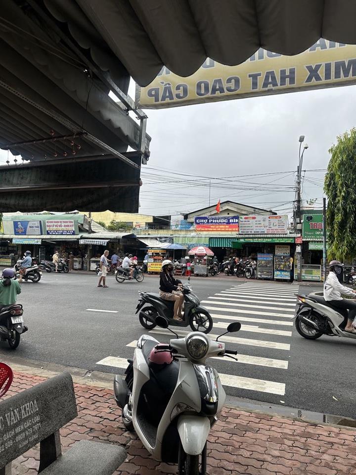 Sang nhượng mb đẹp ngay chợ đông đúc