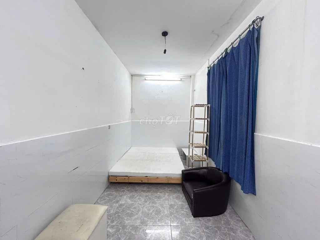 Chính chủ cho thuê nhà mặt tiền kính doanh 